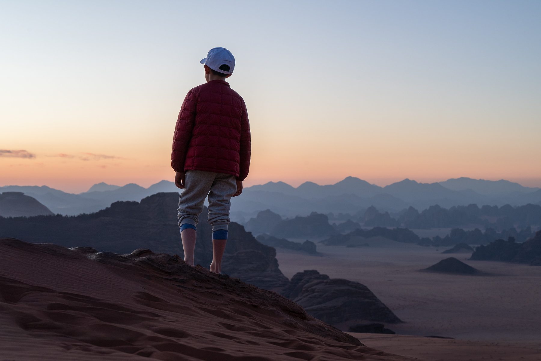 希斯马沙漠的风化砂岩 / Hisma desert sandstone